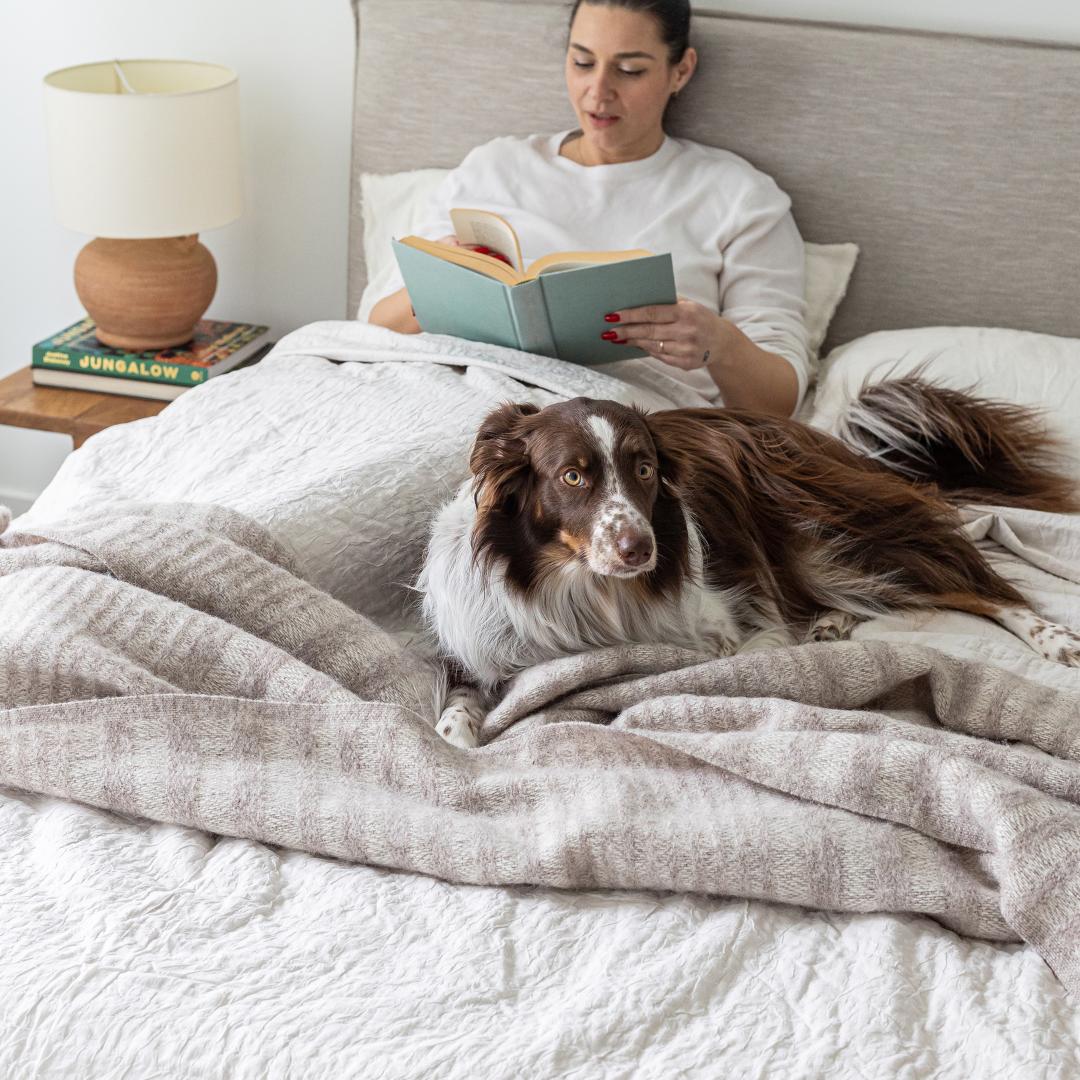 Julia King Bed Short - Sand