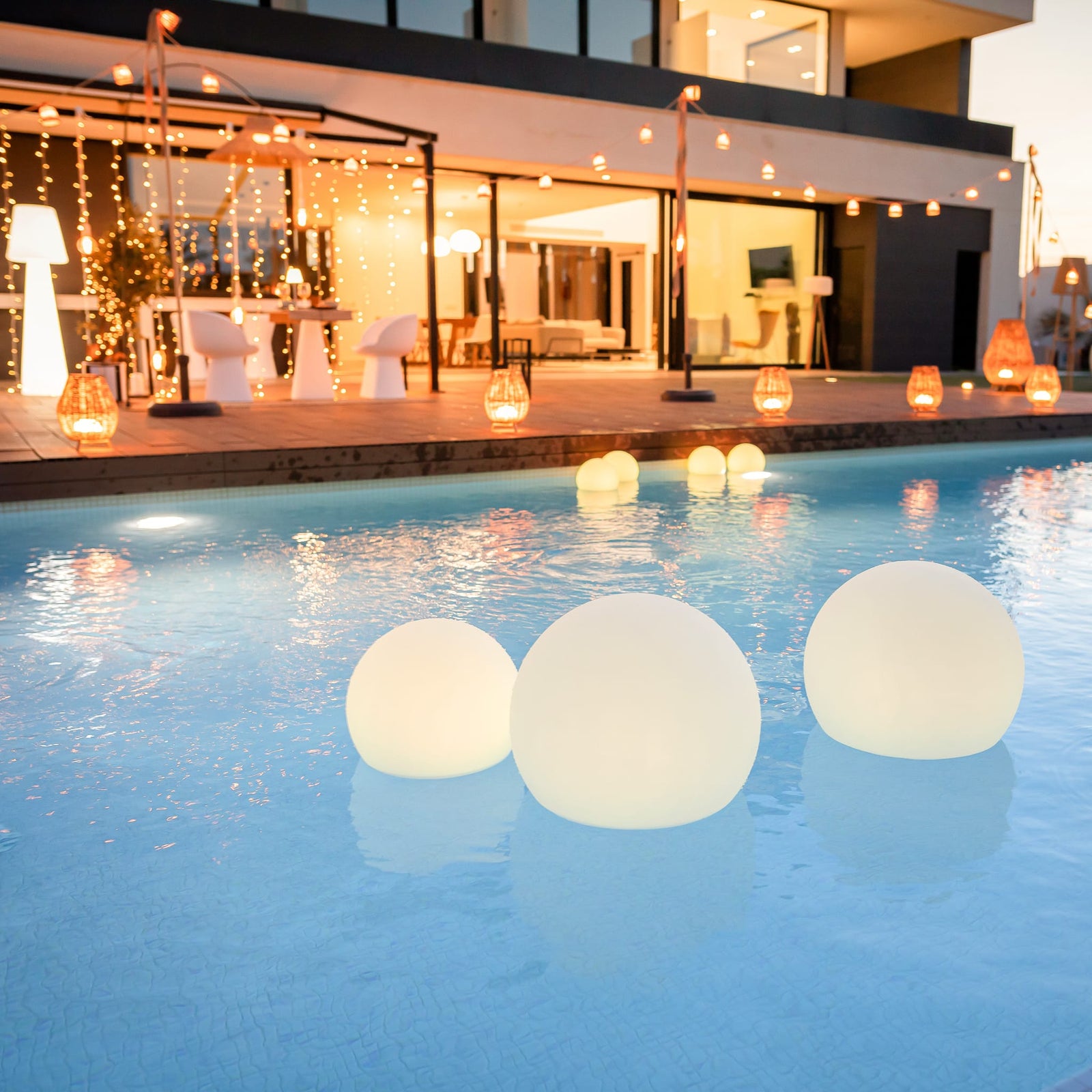 Buly Spherical Floating Lamp - Rechargeable