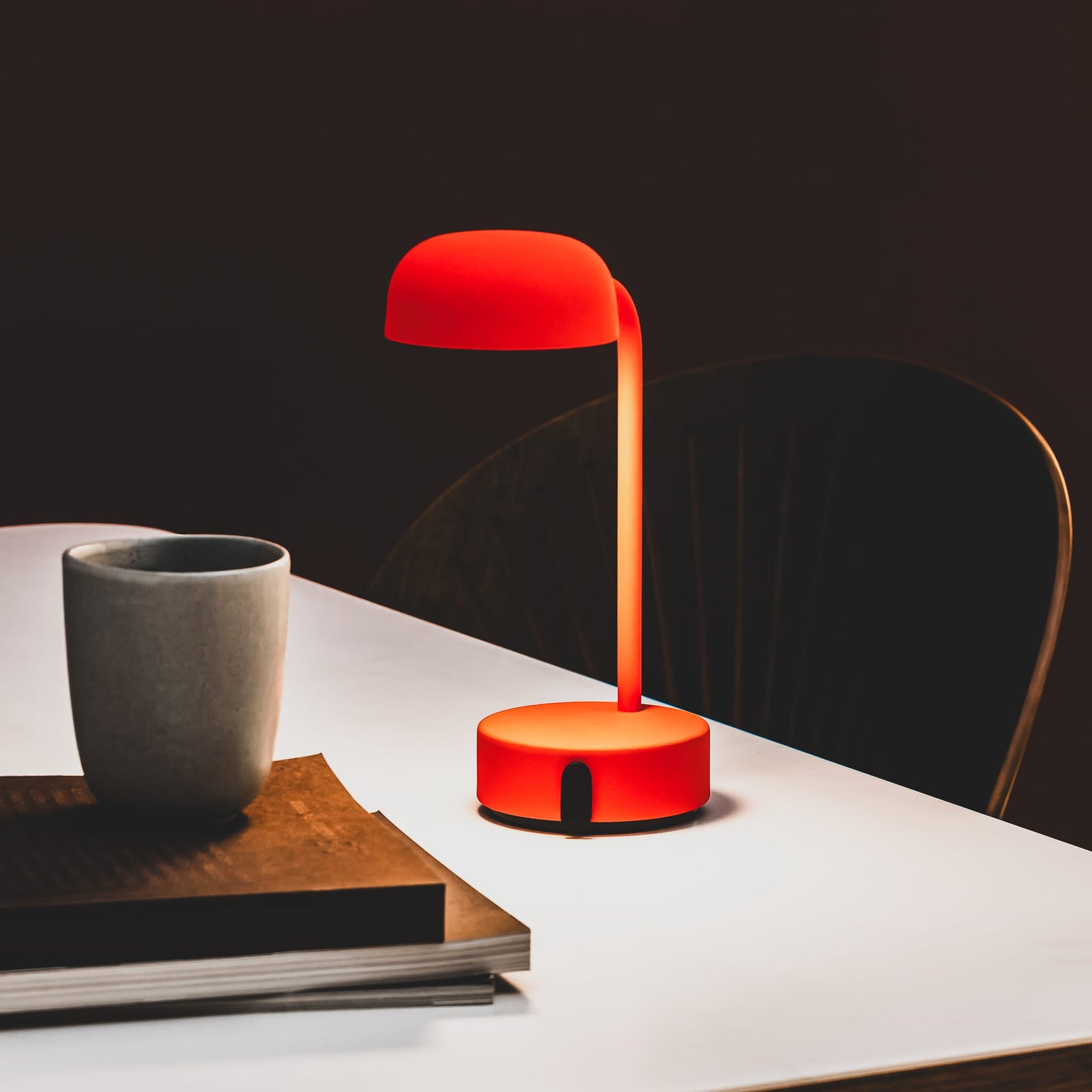 Fokus Sleek Rechargeable Table Lamp