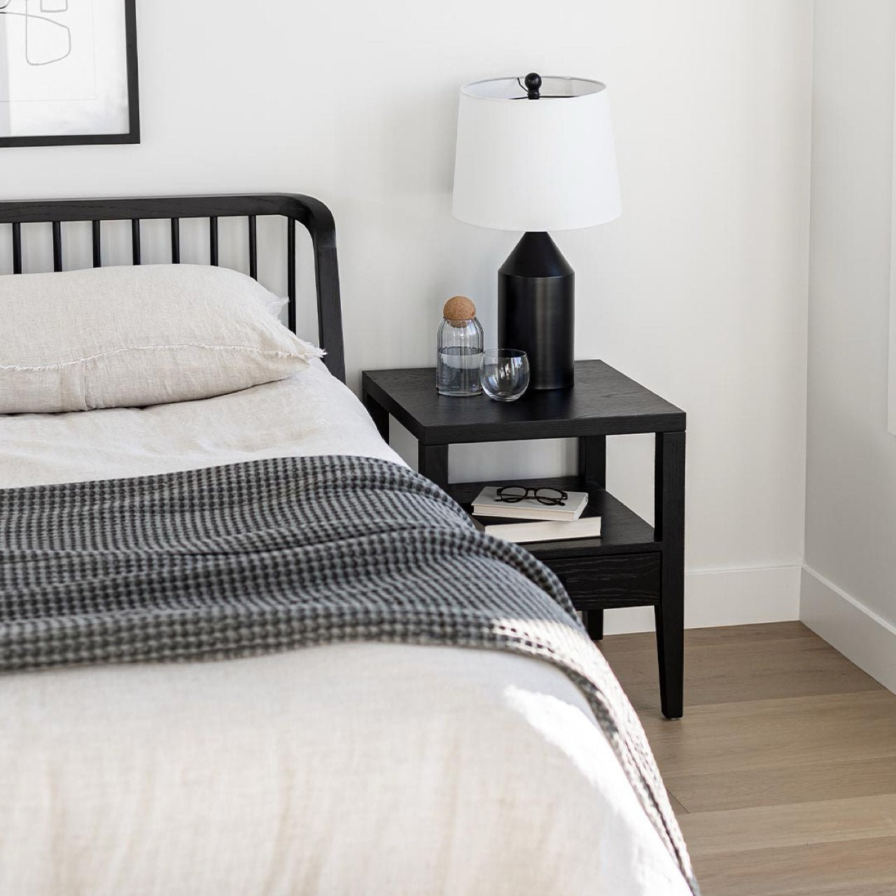 Hara 1 Drawer Night Stand - Black