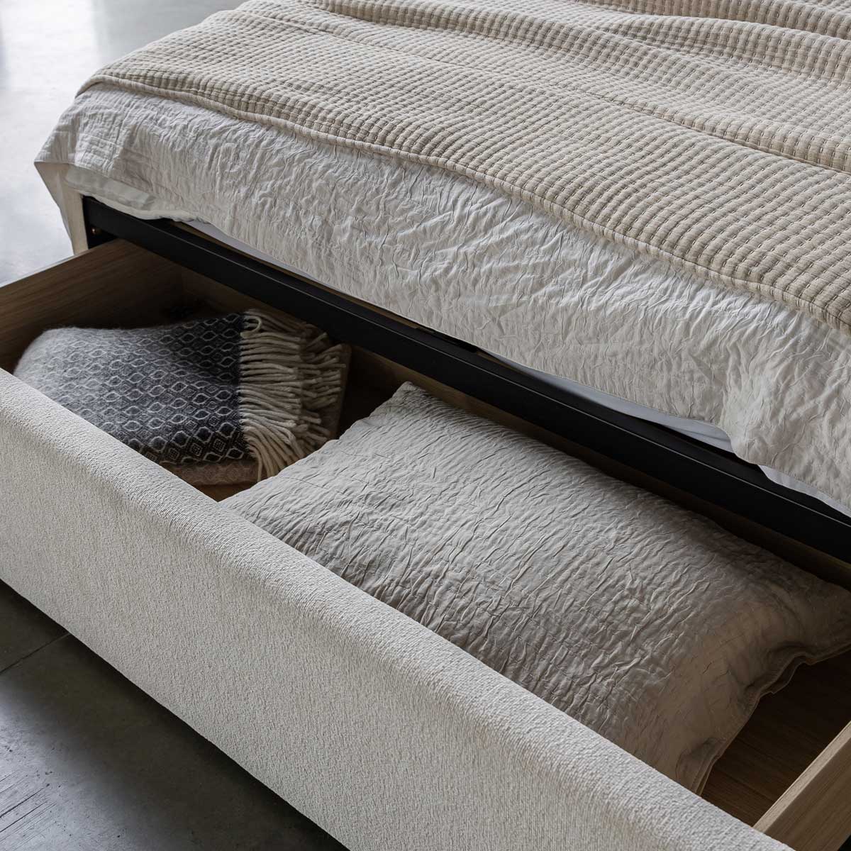 Lourdes King Storage Drawer Bed - Cream