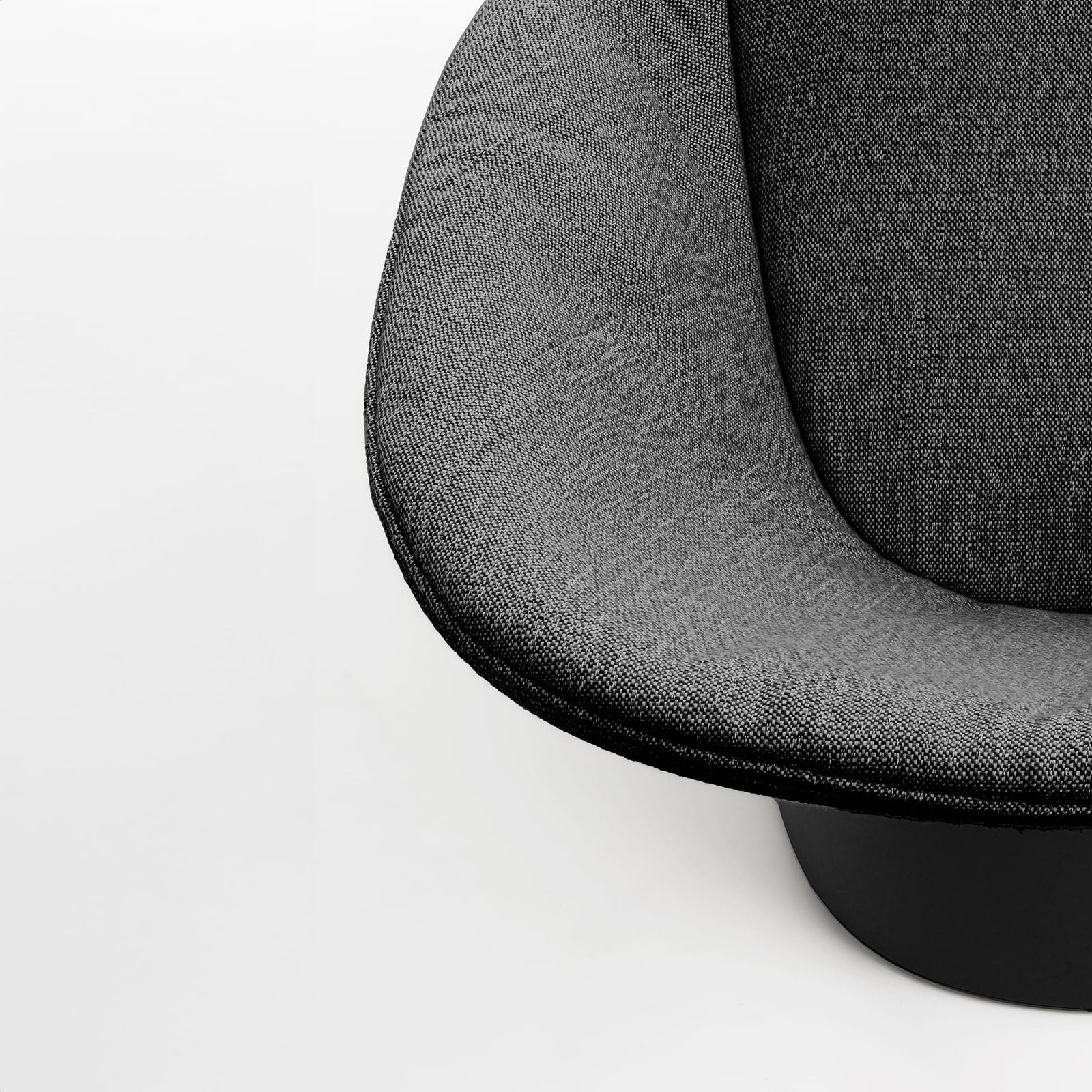 Sensu Lounge Chair - Indoor & Outdoor Use