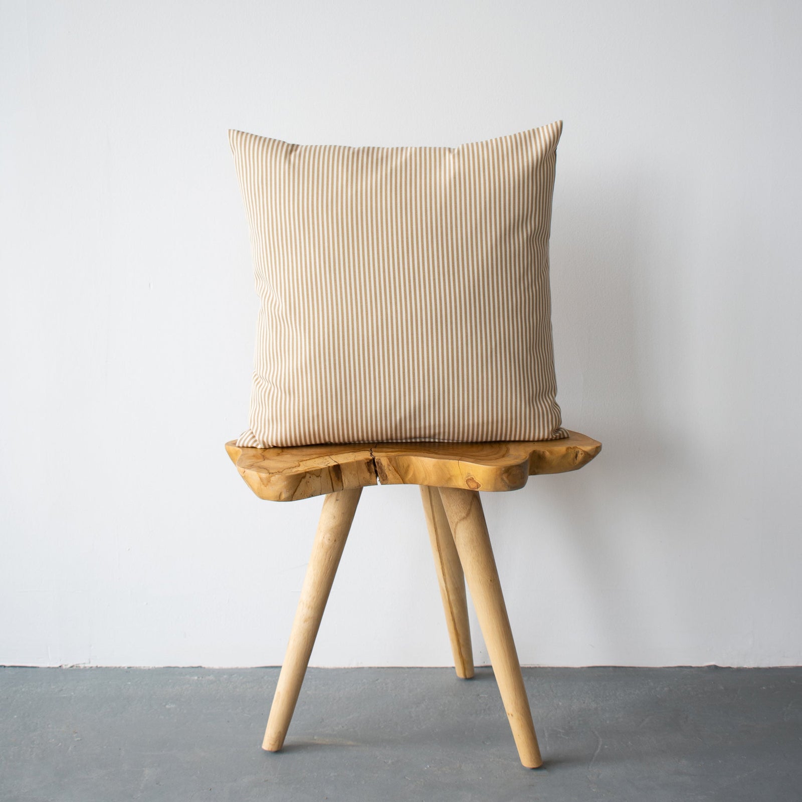 OUTDOOR PILLOW - TAN STRIPE 20"