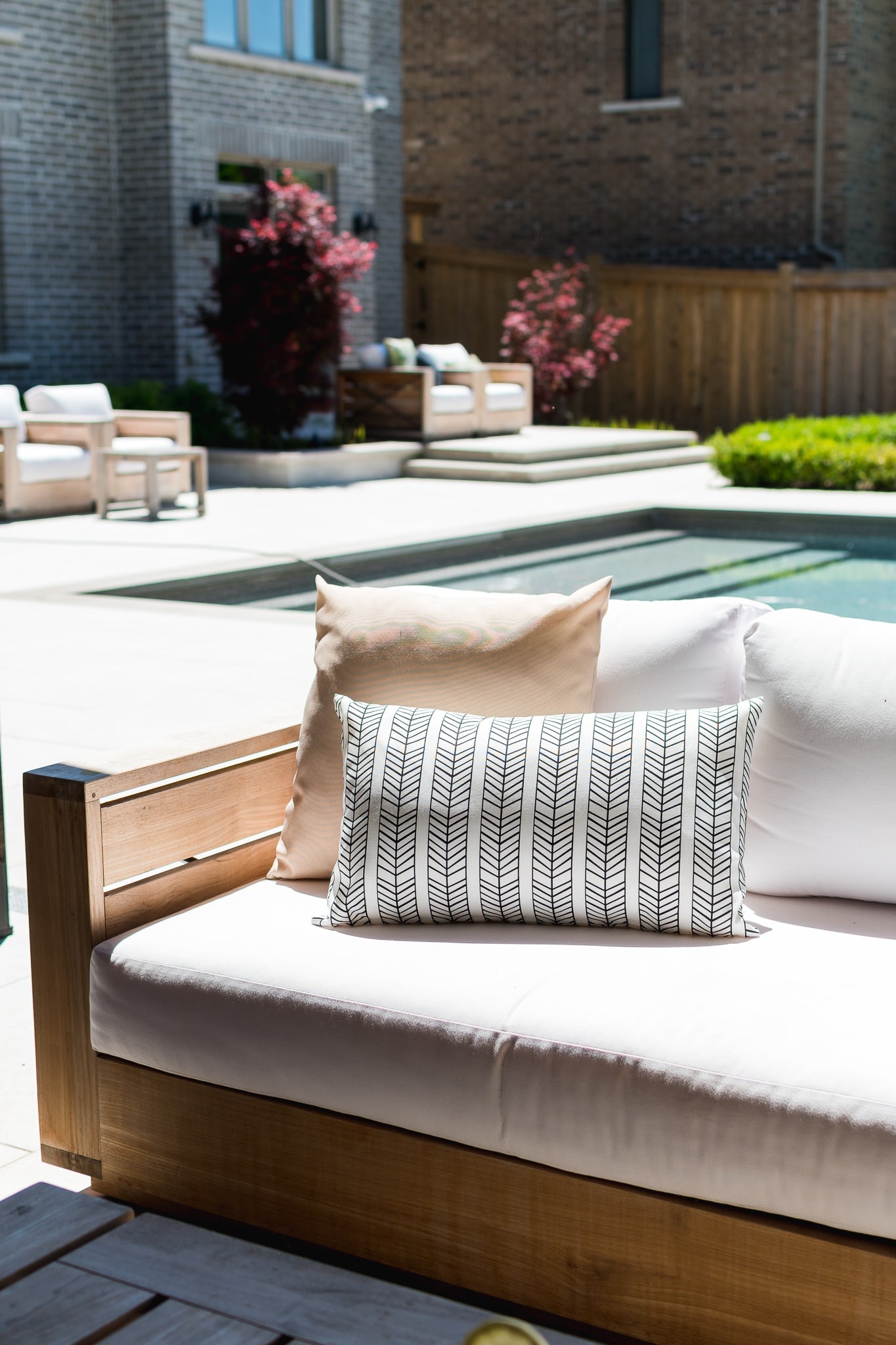 OUTDOOR PILLOW - BEIGE 20"