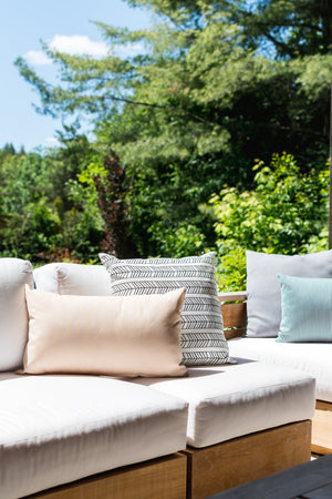 OUTDOOR PILLOW - BLACK AND WHITE 20"