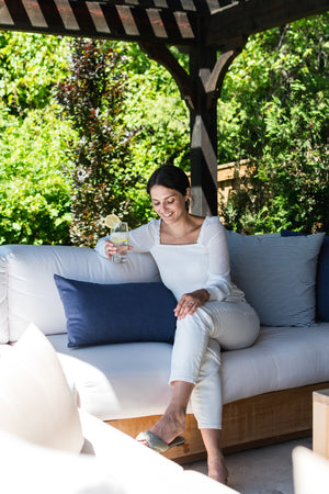 OUTDOOR PILLOW - NAVY LUMBAR