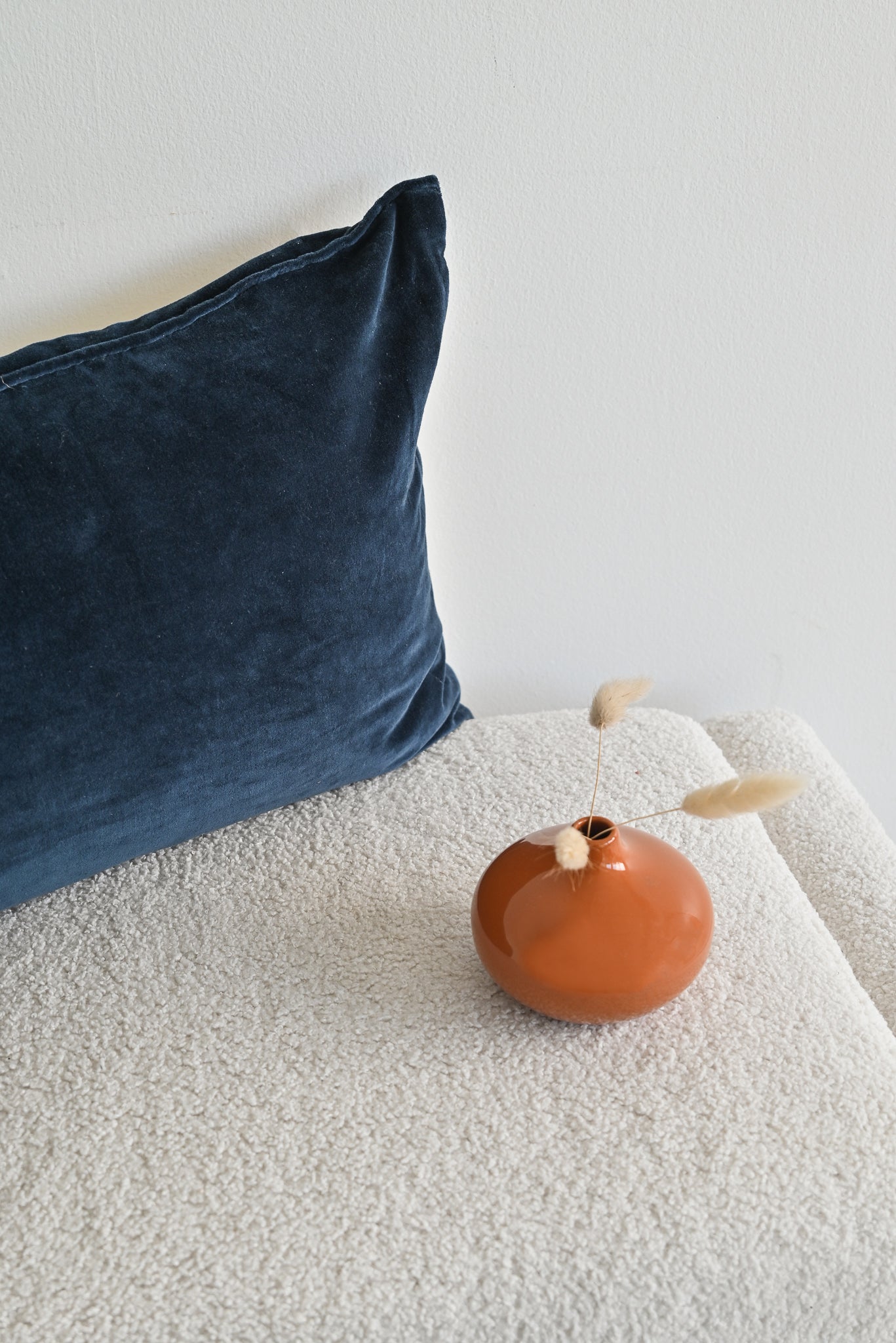 VELVET - HOTEL COLLECTION NAVY LUMBAR