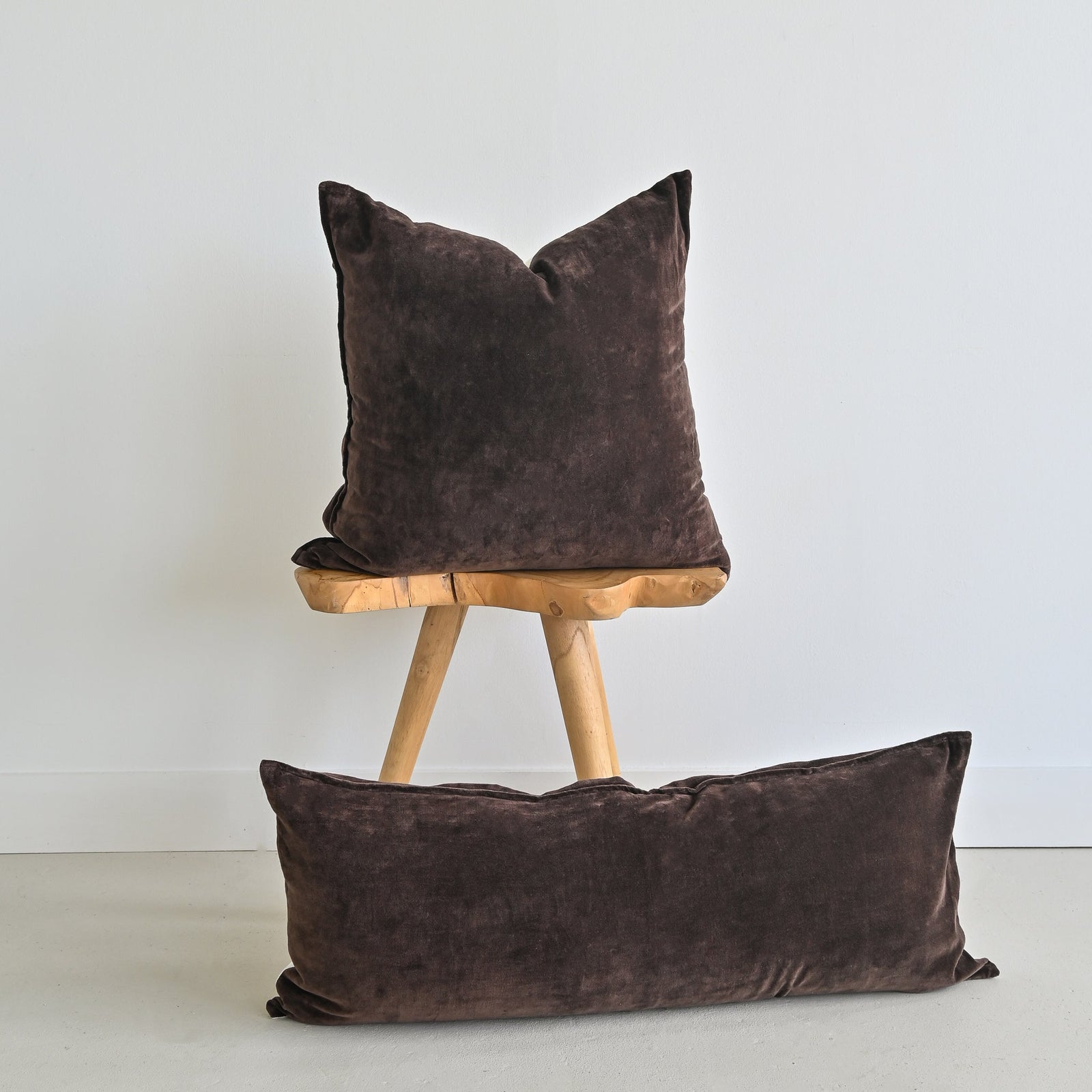 VELVET - HOTEL COLLECTION CHOCOLATE LUMBAR
