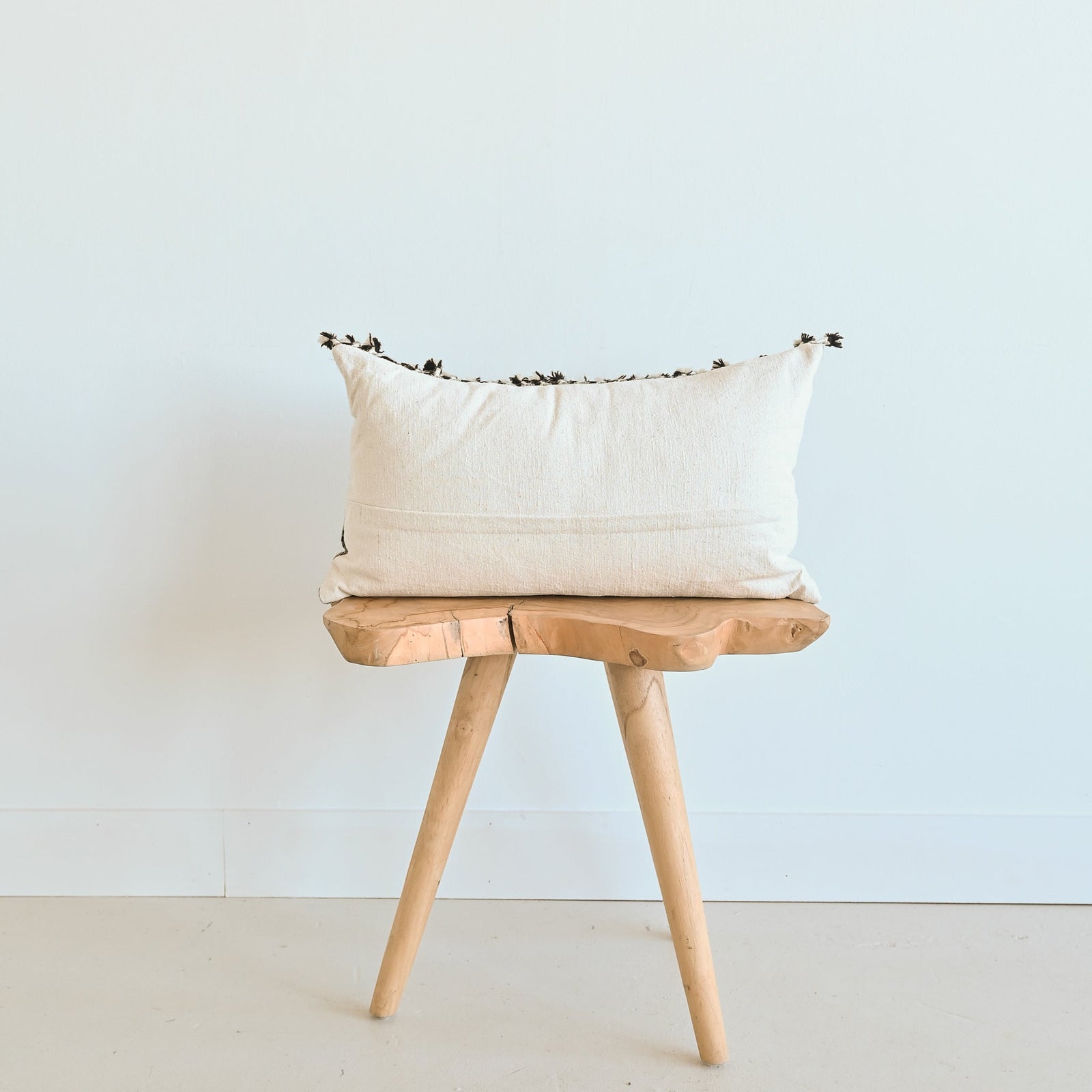 BHUJODI PILLOW COVER - BLACK