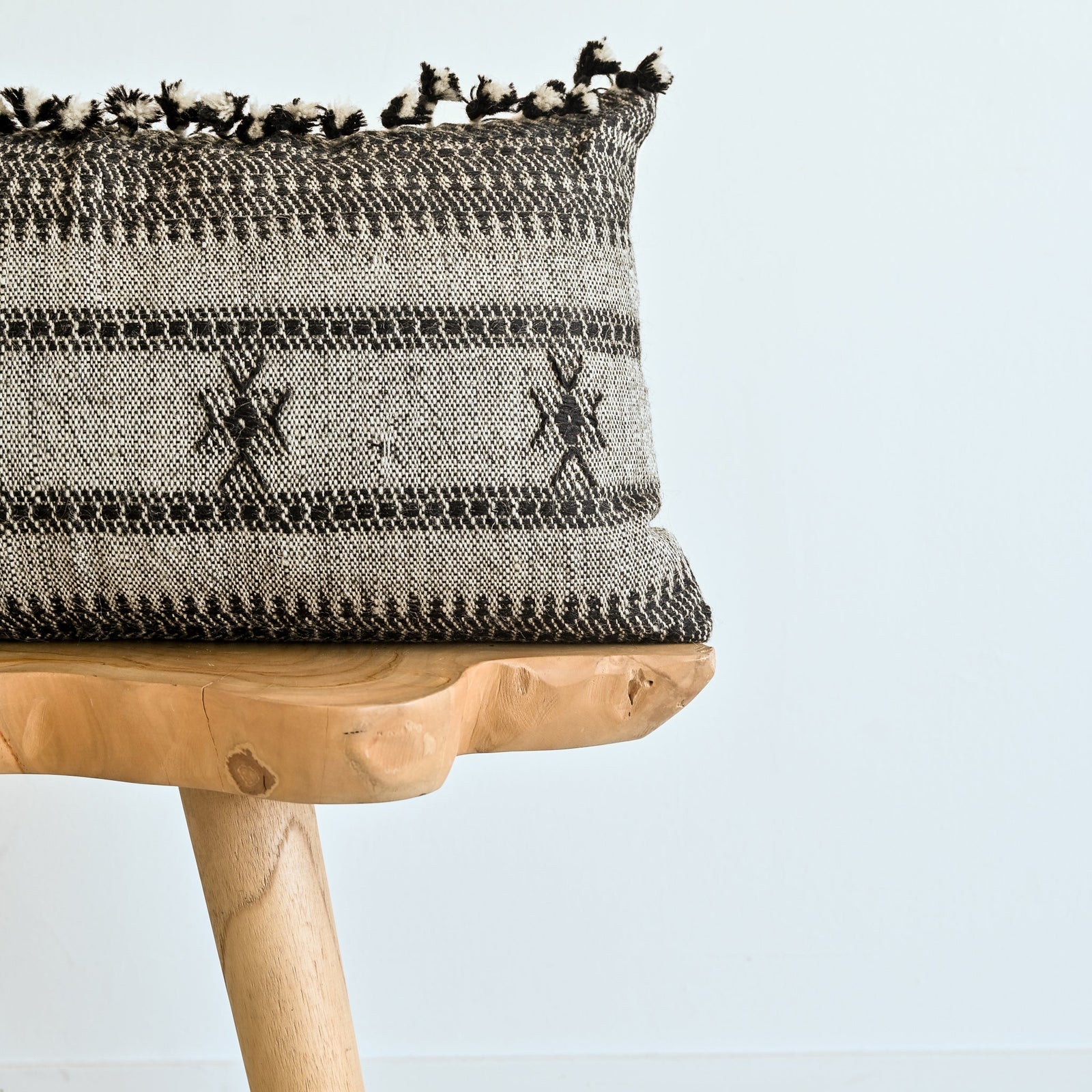 BHUJODI PILLOW COVER - BLACK
