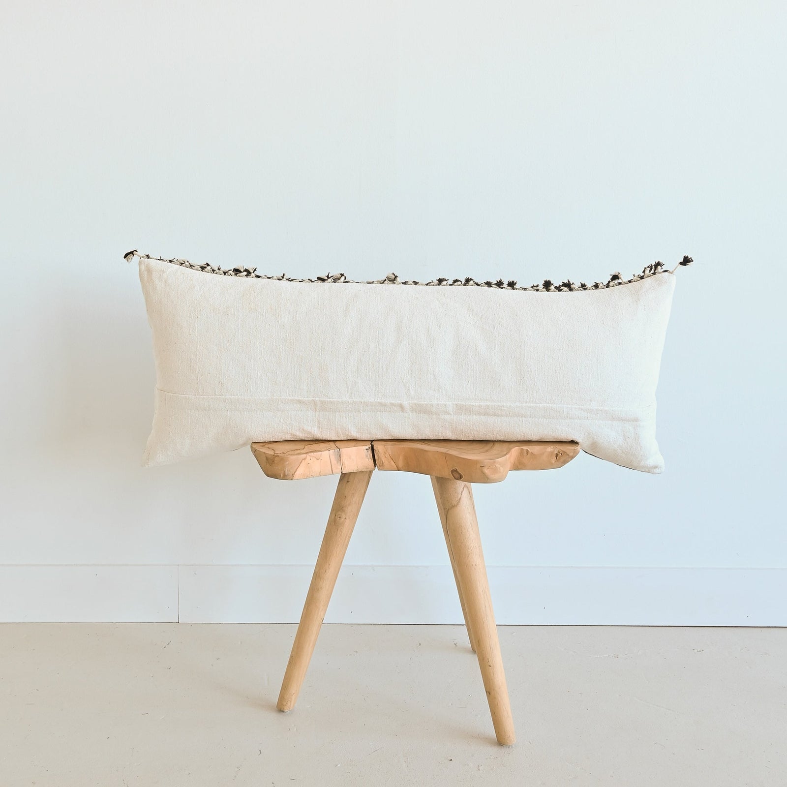 BHUJODI PILLOW COVER - BLACK