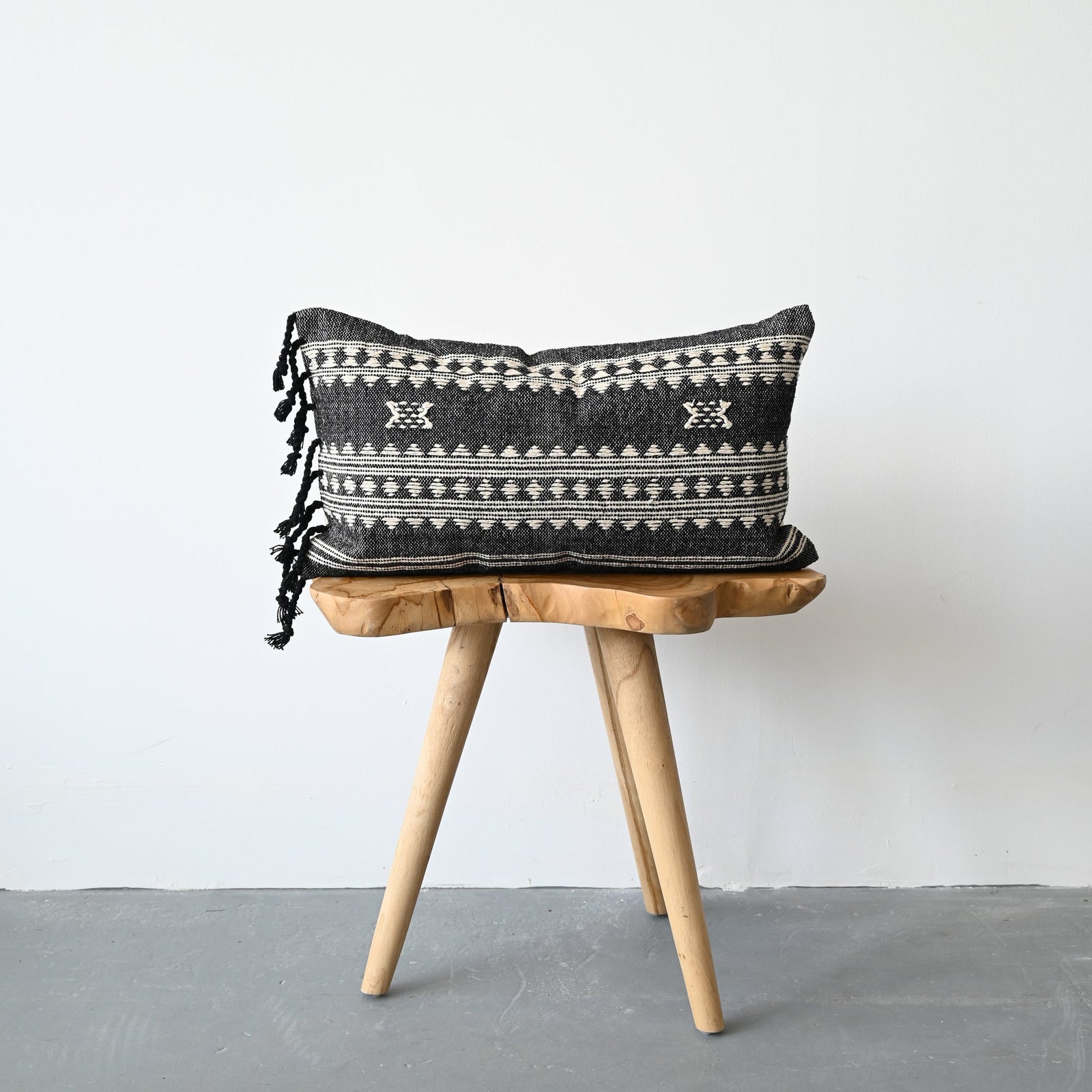 BHUJODI PILLOW COVER - CHARCOAL