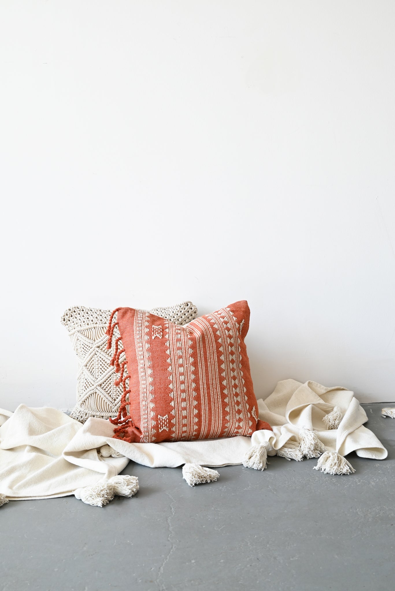 BHUJODI PILLOW COVER - ORANGE