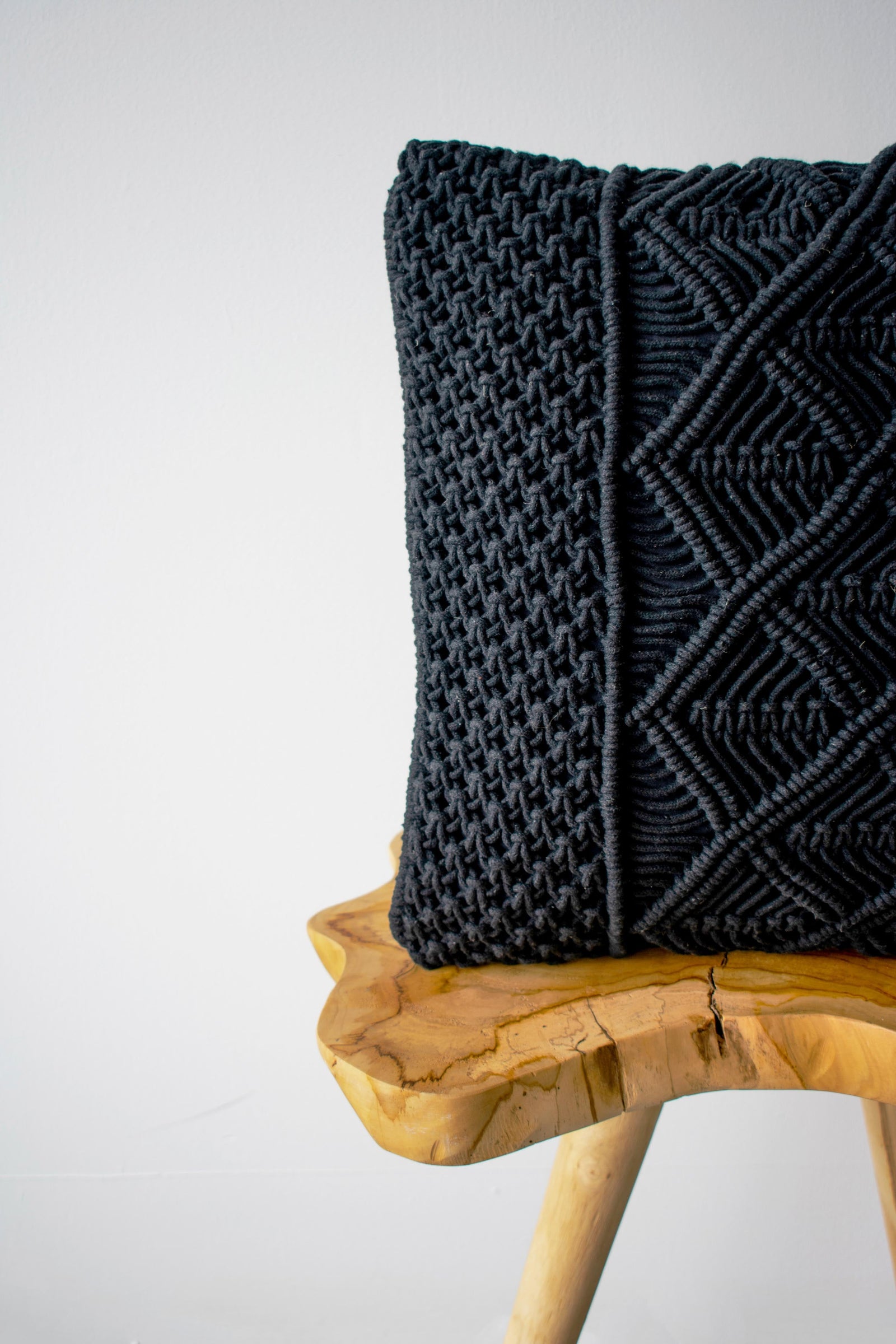 MACRAME - BLACK ONYX