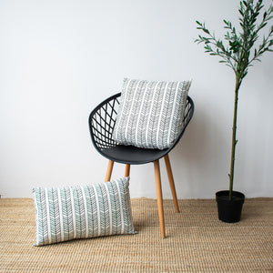 OUTDOOR PILLOW - BLACK AND WHITE 20"