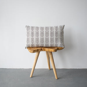 OUTDOOR PILLOW - BLACK AND WHITE LUMBAR