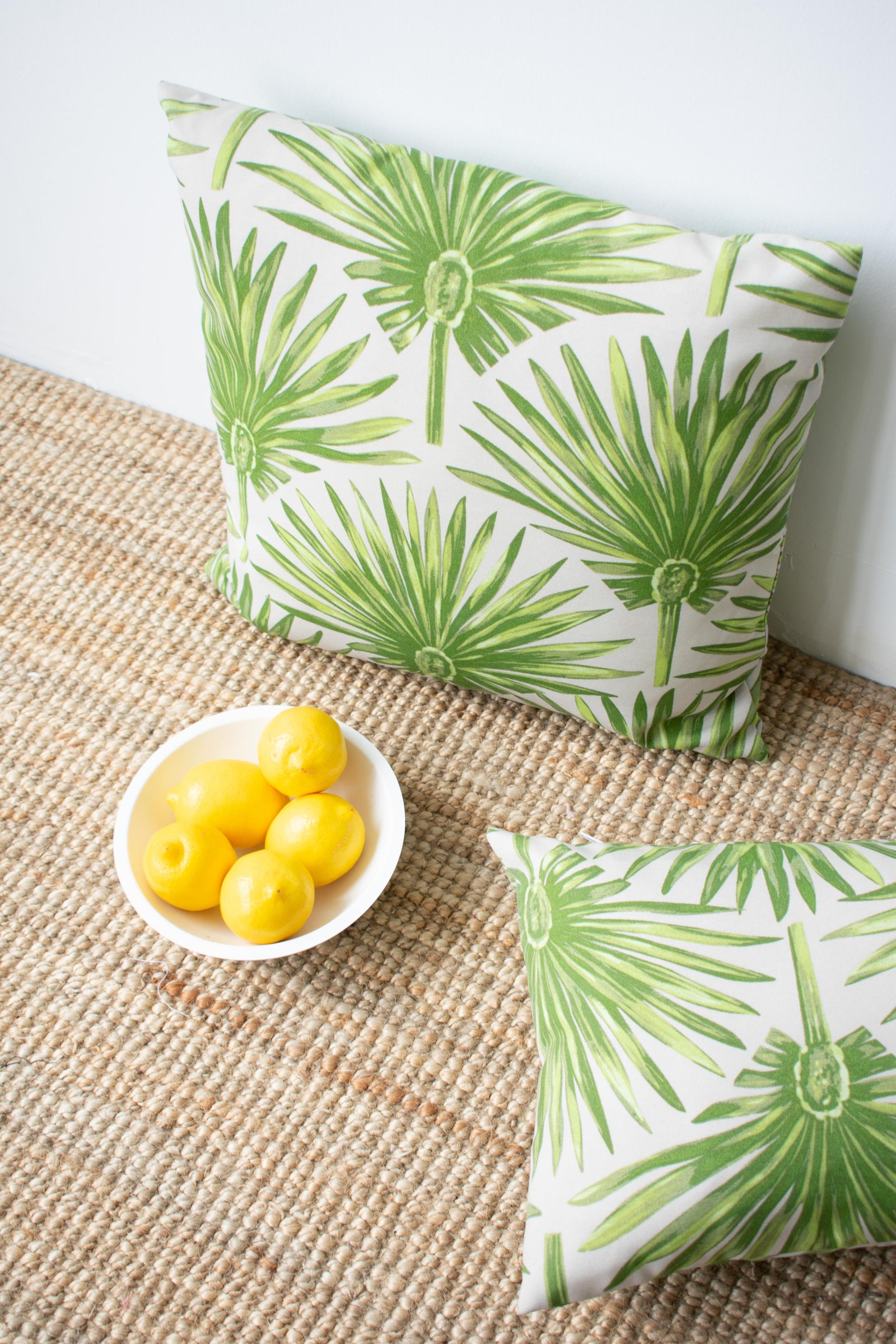 OUTDOOR PILLOW - GREEN PALM LEAF 20"
