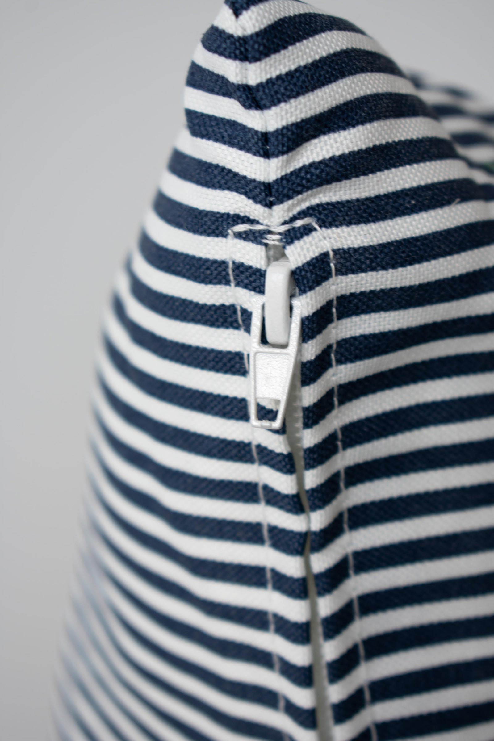 OUTDOOR PILLOW - NAVY STRIPE LUMBA