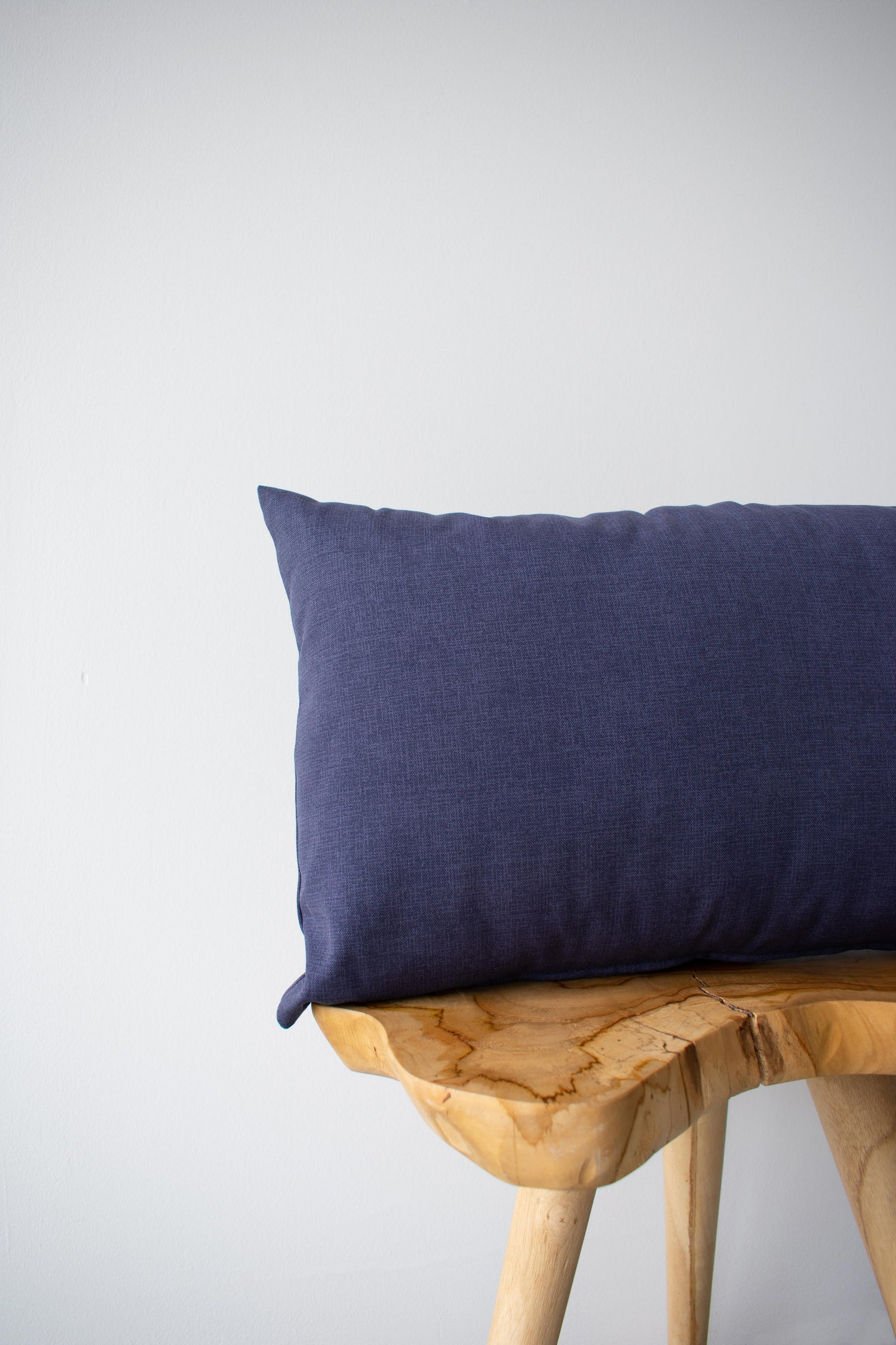 OUTDOOR PILLOW - NAVY LUMBAR