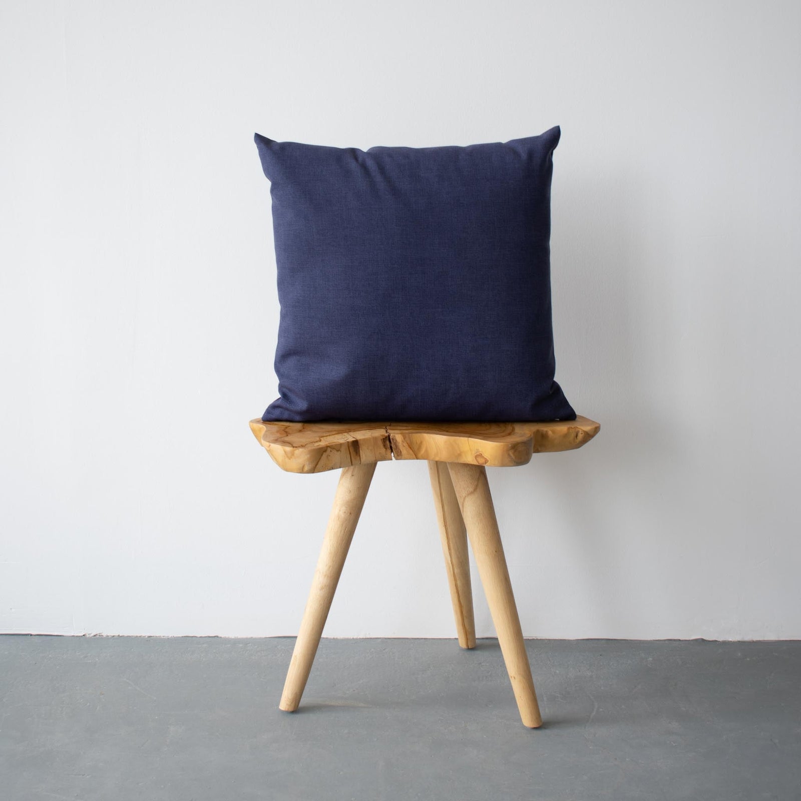 OUTDOOR PILLOW - NAVY 20"