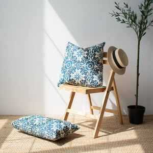 OUTDOOR PILLOW - BLUE FLORAL 20"