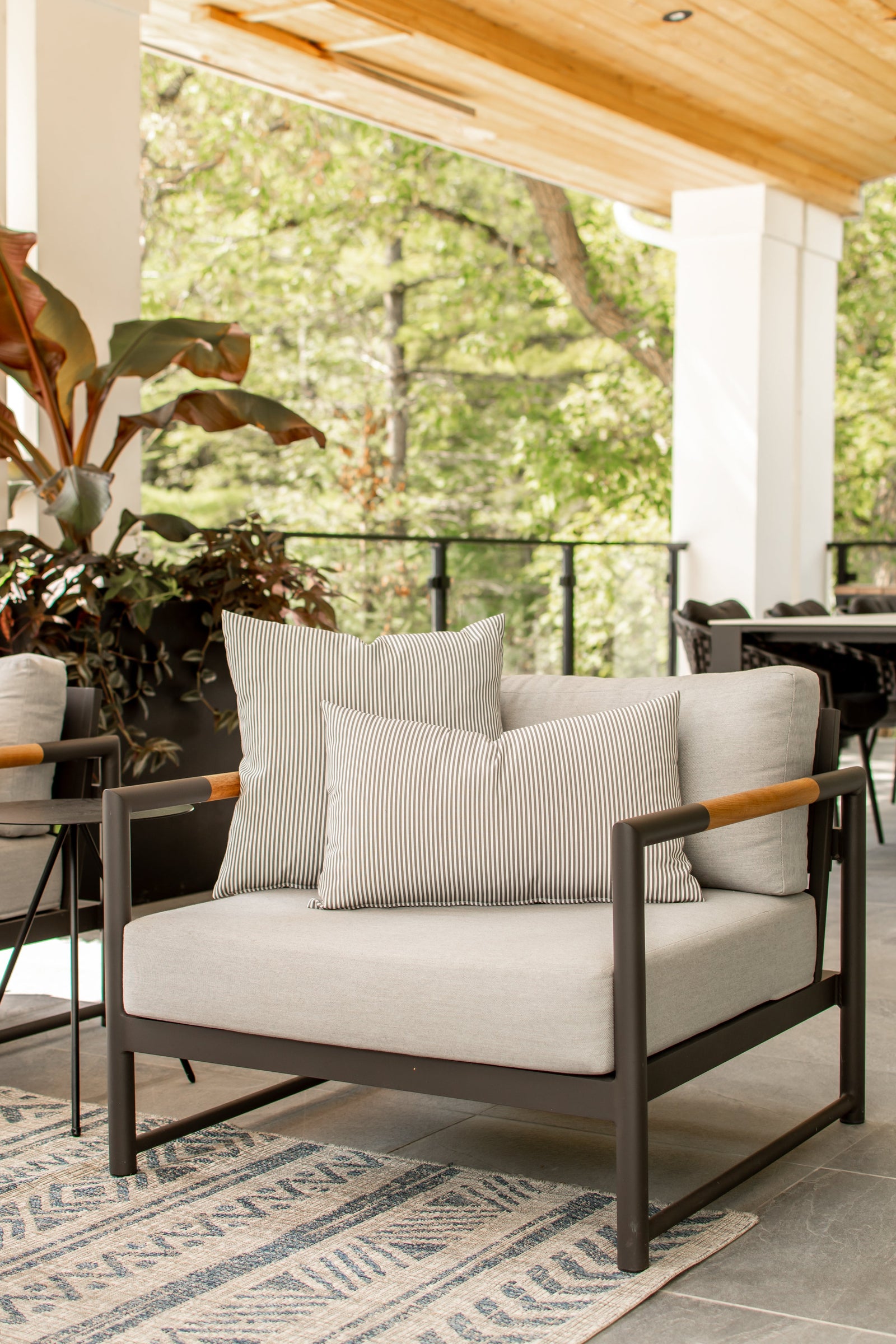 OUTDOOR PILLOW - GREY STRIPE LUMBAR