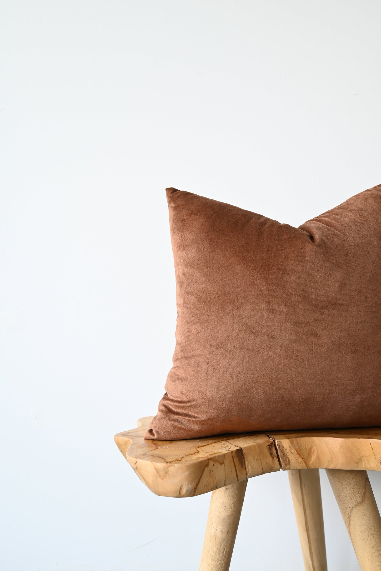 VELVET - FAWN 18"