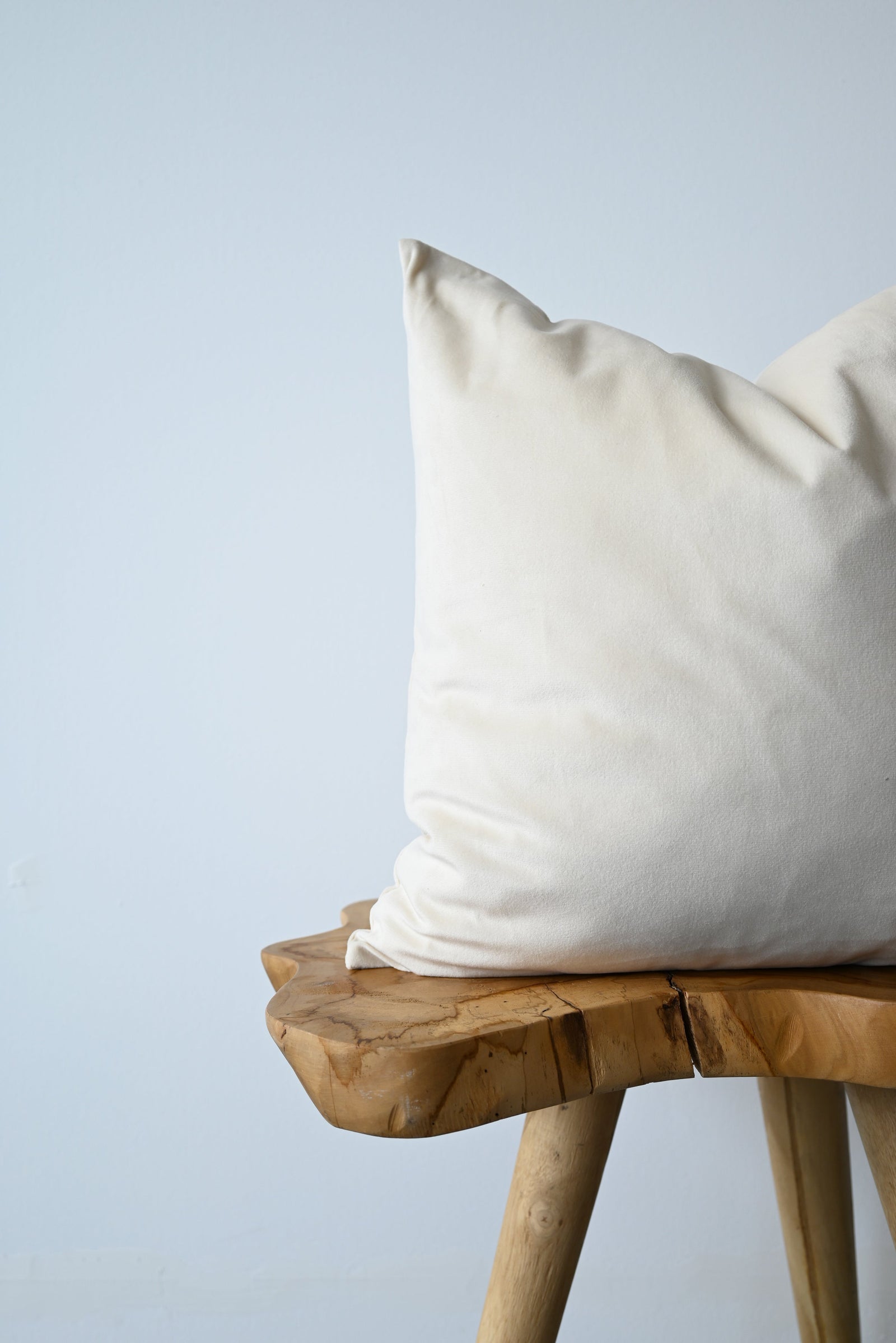 VELVET - IVORY 18"
