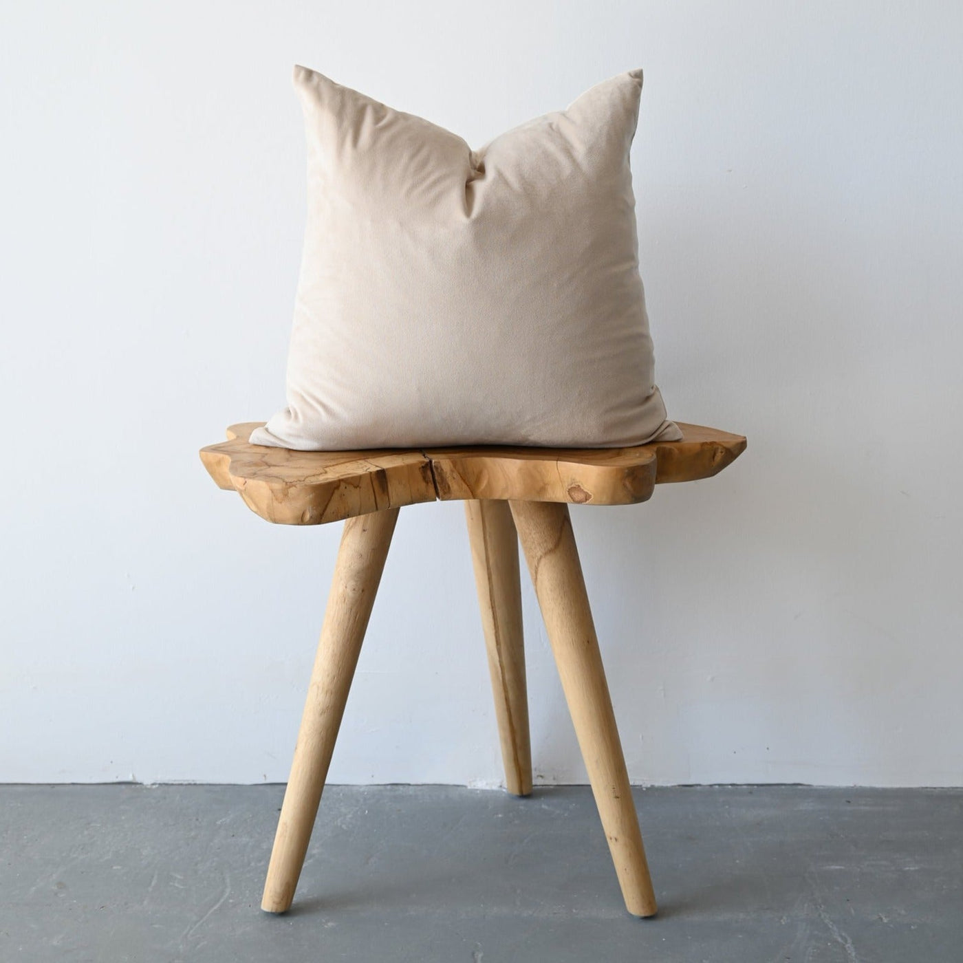 VELVET - STONE 18"