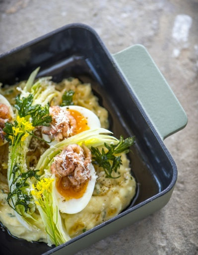 Surface Large Cast-Iron Oven Dish